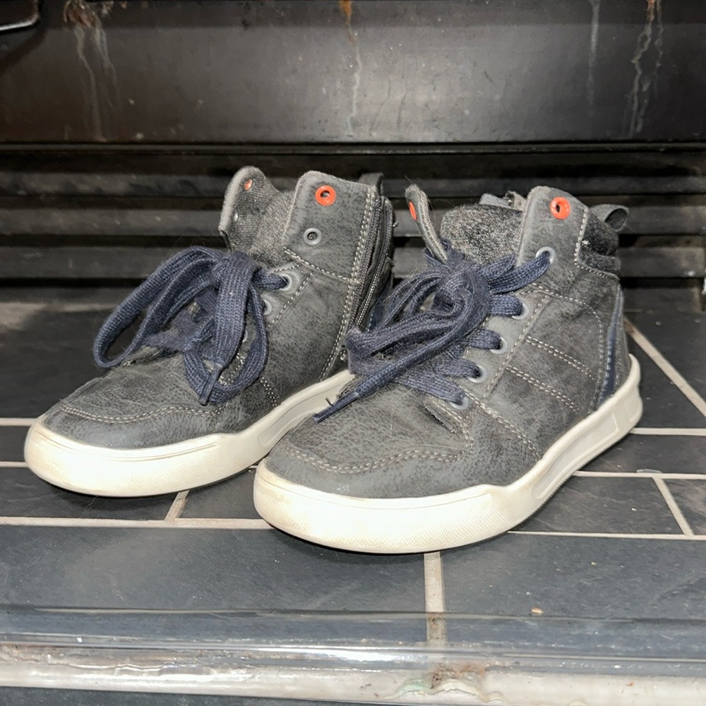 Art Class zip up sneakers
